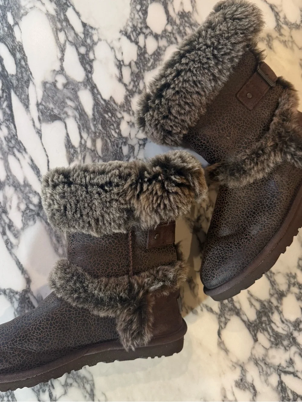 RARE 👈🏼 UGG Skylah Mid-Calf Bomber Leather Shearling Boots Brown Size 6 Pristine